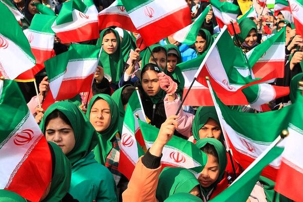 حضور پرشور مردم بهارستانی در راهپیمایی ۲۲ بهمن