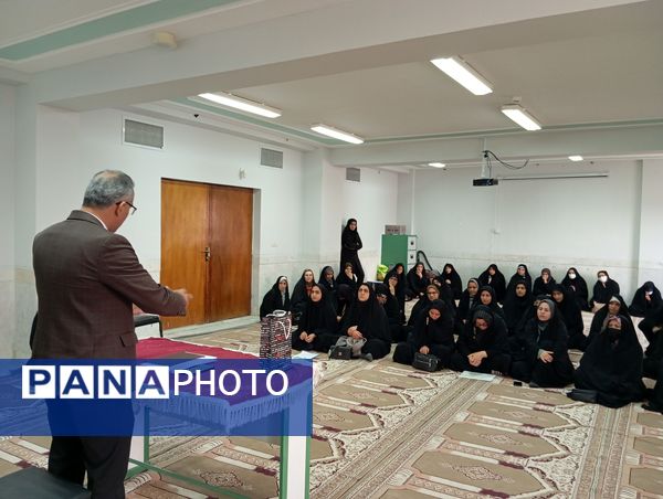 تیم مشاوره استان در هنرستان حضرت زهرا(س) شهرستان بن