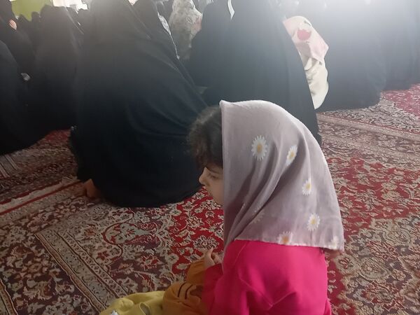 حضور کودکان در نماز جمعه کاشمر