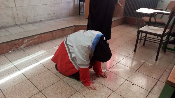 برگزاری مانور زلزله در دبیرستان سردار شهید قاسم سلیمانی 