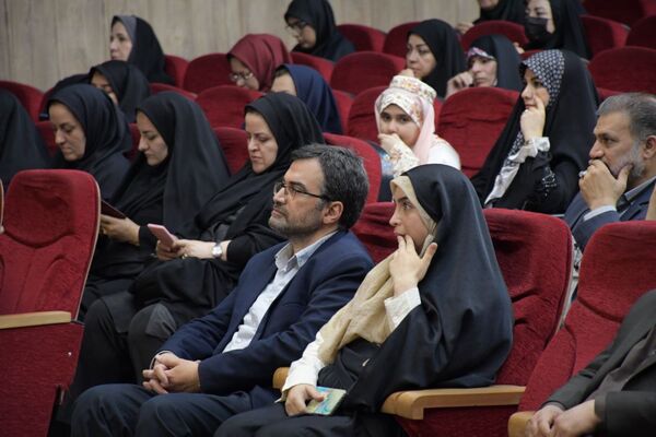 نقش بی‌بدیل مربیان تربیتی در شکوفایی نسل آینده در همایش منطقه ۵ تهران بازخوانی شد