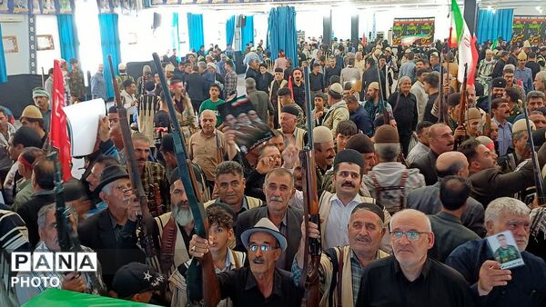 لرستان در سوگِ رهبر شهیدان سیاه پوشید؛ میثاقِ عشایر در حسینیه‌ ثارالله