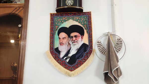 دیدار دانش‌آموزان  دبیرستان۲۲ بهمن با همسر شهید جانباز شیمیایی  شهرضا 