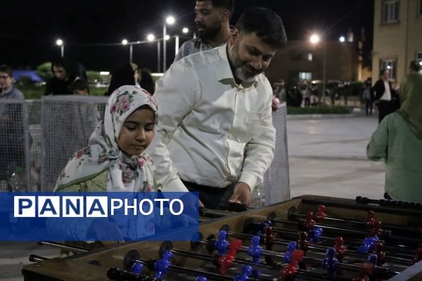 محفلی با حضور کودکان و خانواده‌ها در دانشگاه قم