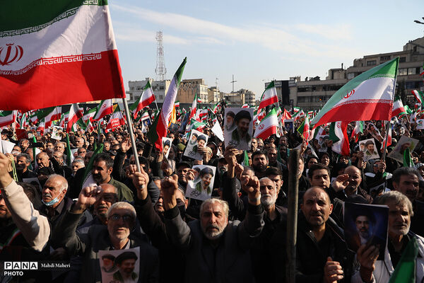 مراسم بیعت با سومین رهبر انقلاب در تهران - 2