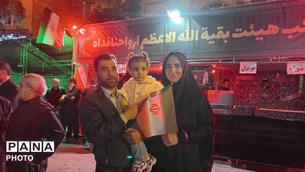 هم‌نوایی فرهنگیان و دانش‌آموزان اهر در سوگواره شبانه رهبر شهید