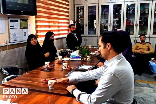جلسه مشترک شورای معلمان مدارس ۱۲ بهمن و سامنی