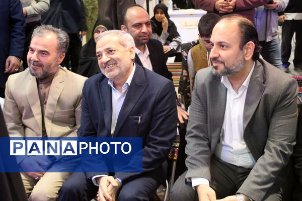  حال هوای غرفه وزارت آموزش و پرورش در سی و دومین نمایشگاه بین‌المللی قرآن کریم 