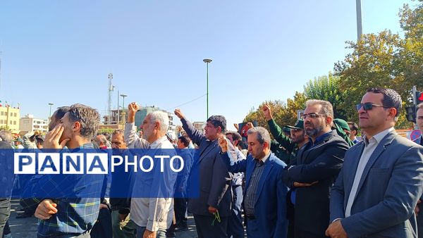 ویژه برنامه تشییع شهید سید‌عباس نیلفروشان به دستان مردم اصفهانی 