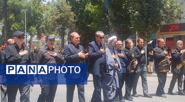 برپایی پرشور مراسم عزاداری سیدالشهدا در خیابان‌های نیشابور 