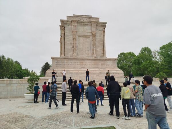برگزاری اردوی تفریحی ـ زیارتی دبیرستان نمونه دولتی دانش به مقصد مشهد مقدس