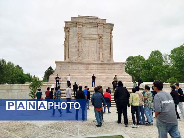 برگزاری اردوی تفریحی ـ زیارتی دبیرستان نمونه دولتی دانش به مقصد مشهد مقدس