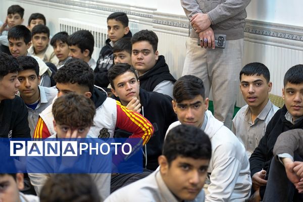 جشن پیروز انقلاب در دبیرستان تهرانی باقرشهر 