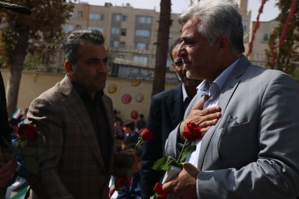 جشن اول مهر و زنگ ایثار در دبستان شهریار