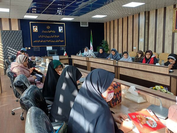 اولین جلسه کارگاه توانمندسازی دانش‌آموزان خبرنگار پانا دختر ناحیه 2 کرج و شهرستان فردیس