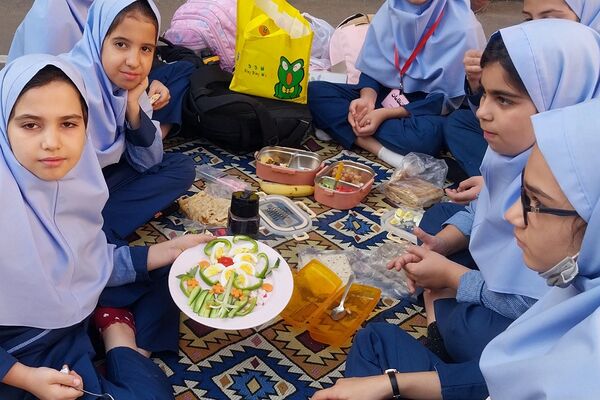صبحانه سالم و روز تخم مرغ در دبستان شهید مجید مجیدی ناحیه دو شهرری 