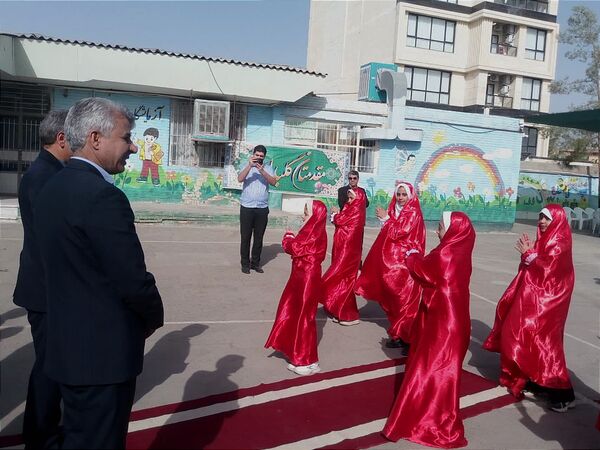جشن شکوفه ها در دبستان فضیلت