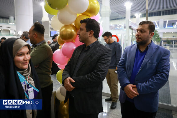 بدرقه آخرین کاروان دانش‌آموزان عمره‌گزار از ایستگاه پروازی تهران