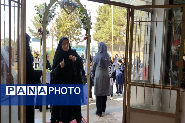 بازگشایی مدارس در دبیرستان دخترانه شهید مجید دهنوی نیشابور