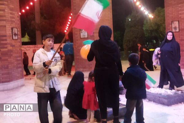  مردم بهارستانی میدان را خالی نکردند