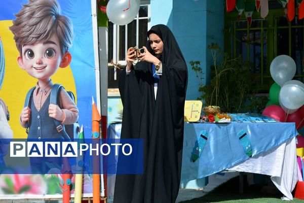 برگزاری جشن شکوفه‌های کلاس اولی دربهارستان‌دو