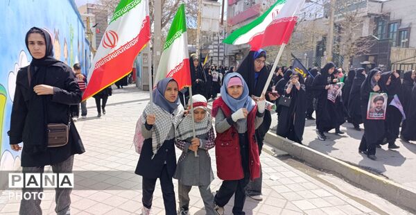 چهل روز تنهایی پس از شهادت امام انقلاب؛ مردم اسدآباد همچنان در صحنه