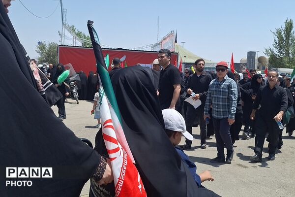 شهر در سوگ؛ قلب‌های تپنده در بدرقه ابدی «رهبر شهید»