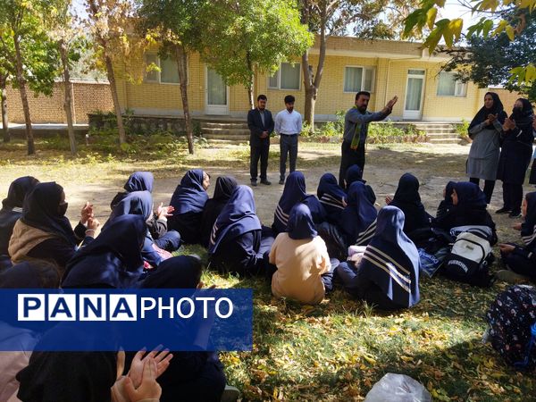 حضور دانش‌آموزان ناحیه یک شهرکرد و لاران در اردوی «طرح تمشک» 