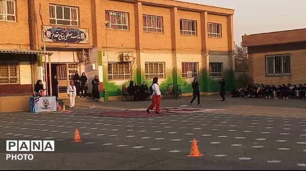 افتتاحیه المپیاد ورزشی درون مدرسه‌ای در مدرسه شهید نوری اعتماد رباط‌کریم