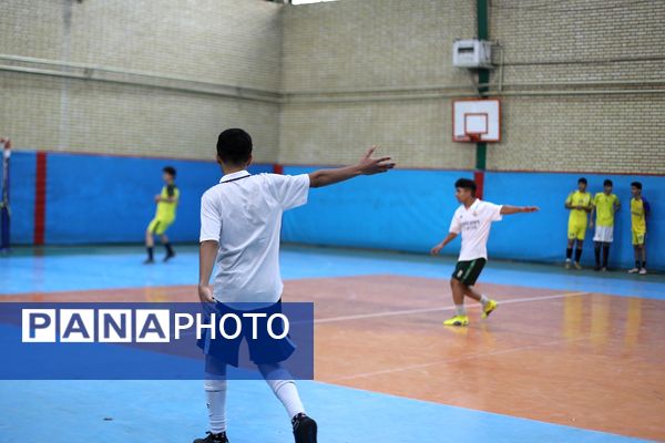 مسابقات قهرمانی فوتسال در منطقه کهریزک 