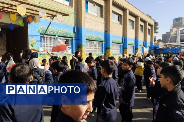 جشن دهه فجر و اعیاد شعبانیه در مدارس ناحیه دو شهرری 