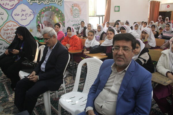 سپاس مربی در دبستان امید انقلاب بوشهر