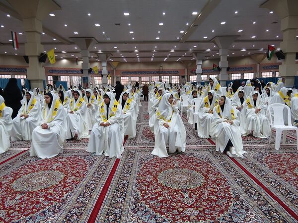 تمرین آمادگی گروه پیشتازان برای اجرا در اجلاسیه سراسری نماز