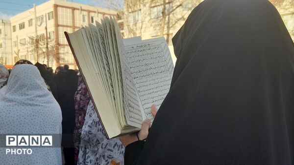  اقامه نماز باشکوه عید فطر در مسجد قائم‌المهدی جاهدشهر