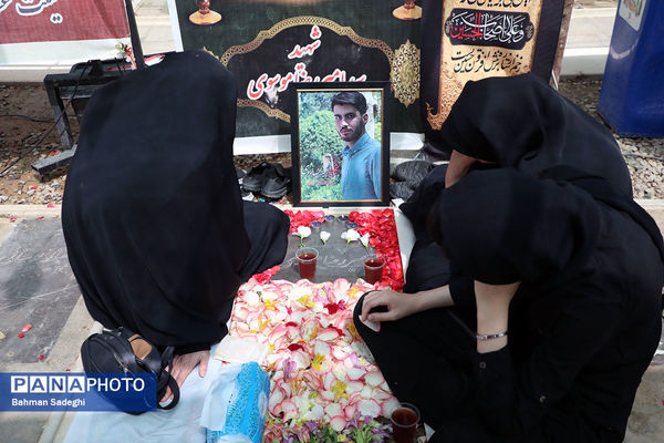 حال و هوای ظهر عاشورا در قطعه شهدای جنگ تحمیلی رژیم صهیونیستی