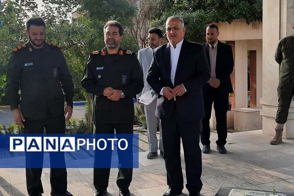 استقبال دانش‌آموزان پیشتاز از فرمانده سپاه استان تهران در اداره کل آموزش و پرورش شهرستانهای تهران