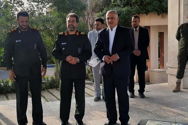 استقبال دانش‌آموزان پیشتاز از فرمانده سپاه استان تهران در اداره کل آموزش و پرورش شهرستانهای تهران