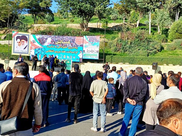 همایش پیاده‌روی خانوادگی به‌مناسبت گرامیداشت هفته نیروی انتظامی