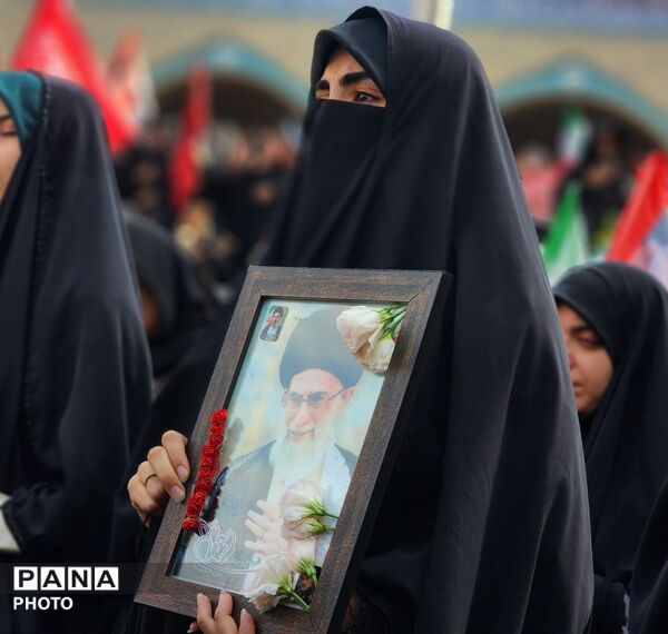 قاب ماندگار عشق؛ وداعی تاریخی در مصلی امام خمینی(ره)