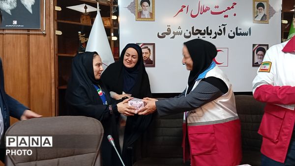 گرامیداشت روز جهانی صلیب سرخ و هلال‌احمر با حضور تشکل‌های دانش‌آموزی در آذربایجان شرقی