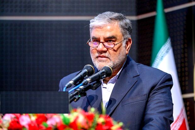 خبرنگاران مسیر مشارکت آگاهانه مردم در اداره امور شهر را هموار می‌کنند