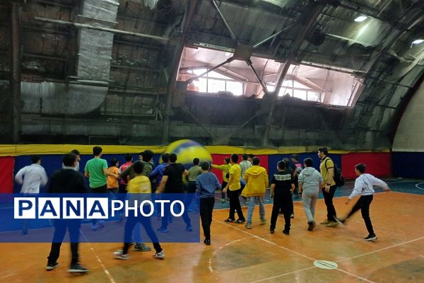 حضور دانش‌آموزان ناحیه 2 شهرری در اردوی باغ موزه دفاع مقدس و فرهنگسرای ولا