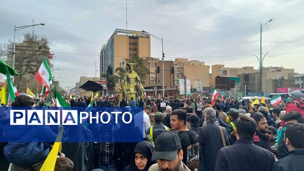 تجلی حضور باشکوه مردم در راهپیمایی ۲۲ بهمن 