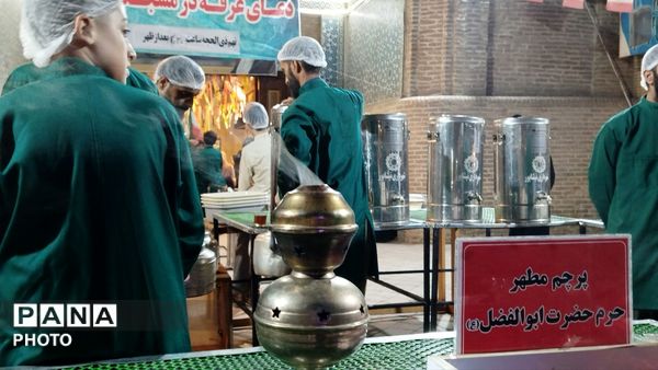 گذری بر غرفه دهه نودی ها و چایخانه حضرت زهرا(س)