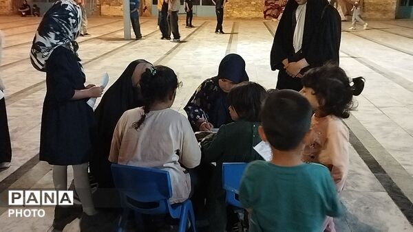 غرفه دهه نودی ها در هشتاد و دومین شب از اجتماعات مردمی نیشابور 
