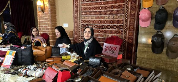 برپایی بازارچه نوروزی ارغوان در فاروج