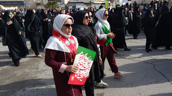 خروش پرشور مردم کازرون در جشن 47 سالگی پیروزی انقلاب اسلامی