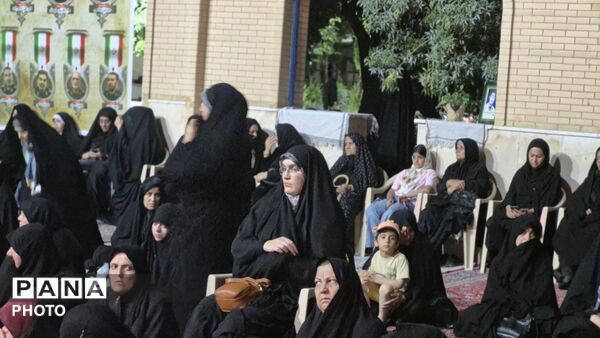 شب‌های نورانی گلزار شهدا در تجمعات مردمی در فارسان