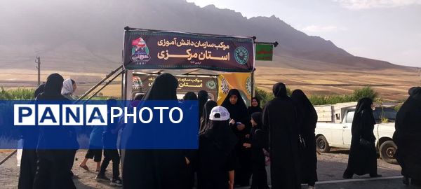 موکب «عشاق الحسین(ع)» در مسیر پیاده‌روی جاماندگان اربعین شازند 