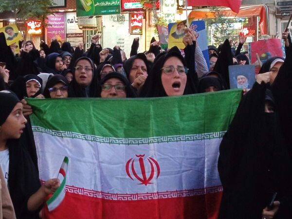 ملت ایران سکوت نخواهد کرد